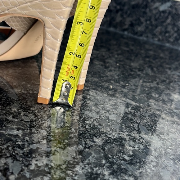 Calvin Klein women’s 3 inch pumps - Picture 6 of 6
